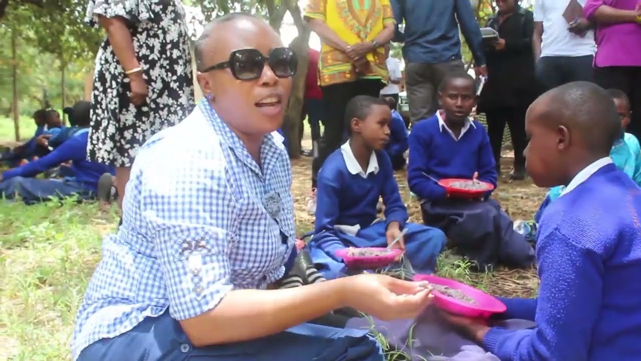 AKILA KANDE LA WANAFUNZI MKUU WA MKOA WA MANYARA MHE. QUEEN SENDIGA