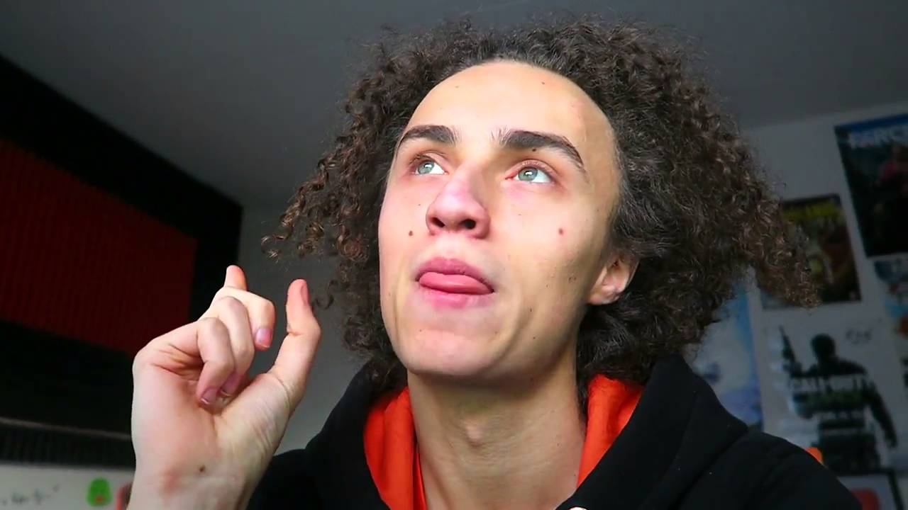 Kwebbelcop Vlog - THE MOST AMAZING THING EVER IS FINALLY HERE! - Day 22/01/2016