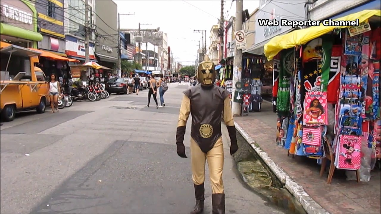 Spectreman no Bairro da Lapa - SP (スペクトルマン - コスプレ)