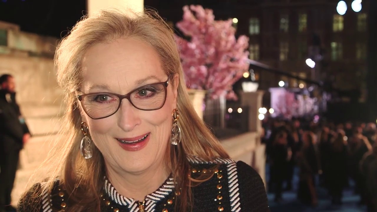 Mary Poppins Returns European Premiere w/ Meryl Streep, Lin-Manuel Miranda and Emily Blunt