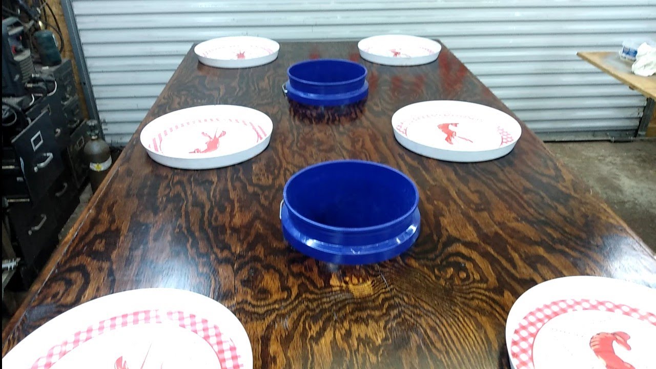 building a Crawfish restaurant table