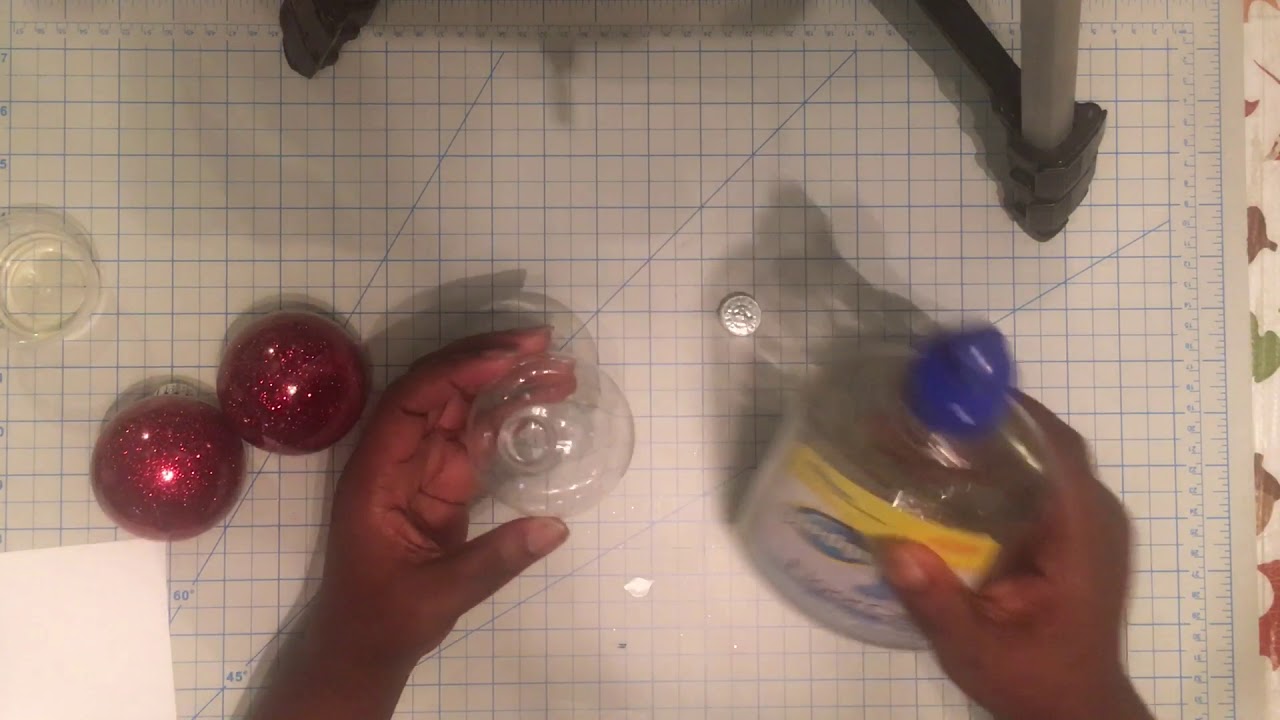 Easy DIY Glitter Ornaments using Pledge Floor Care