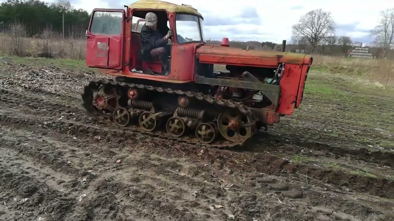 DT 75 Rosyjski ciągnik , spychacz  Legenda