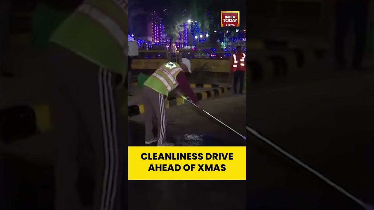 Vice Chairman of the New Delhi Municipal Council, Kuljeet Singh , participates in cleanliness drive