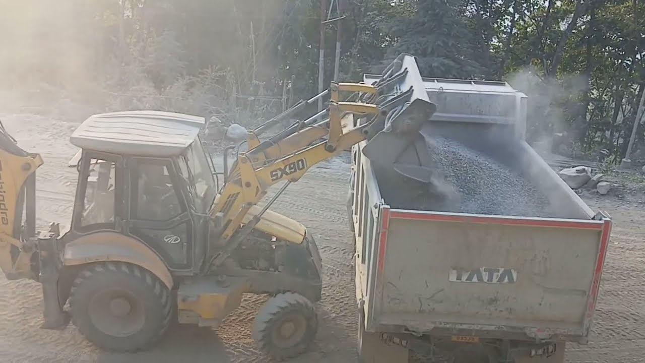 5.8 gite loding Mahindra jcb video  janu vlogs 