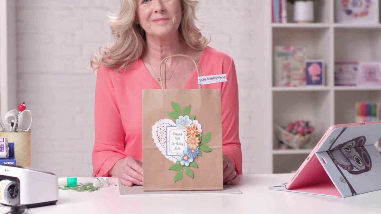 Do It Yourself - VC-500W - Emballage de fleurs pour cadeaux d'anniversaire - Brother