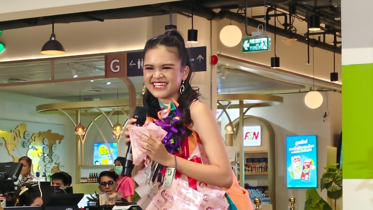 มาลัยน้ำใจ..ป่านปานชีวา งานคนลูกทุ่งLive @phoenix ประตูน้ำ