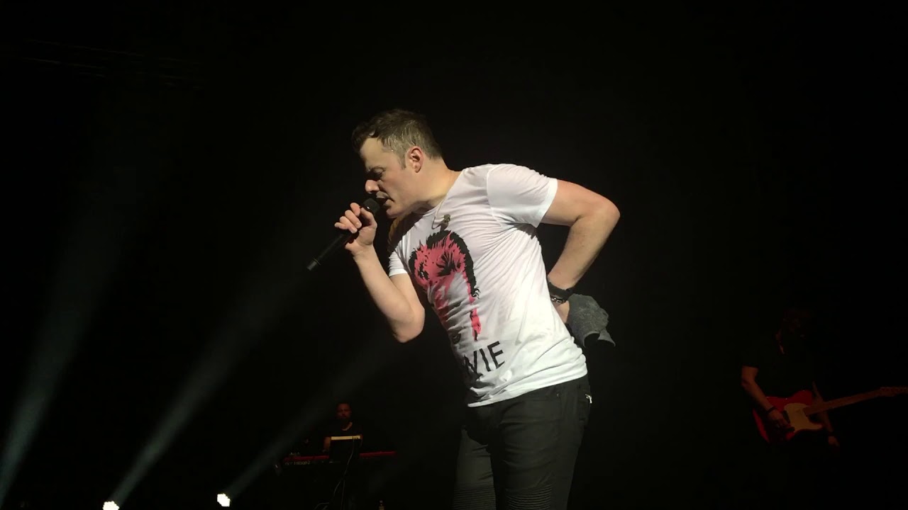 We Will Rock You - Marc Martel Live (Queen Cover)