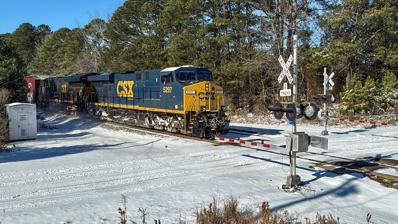 Absolutely Flying CSX X410 Cuts Through a Rare Carolina Snow