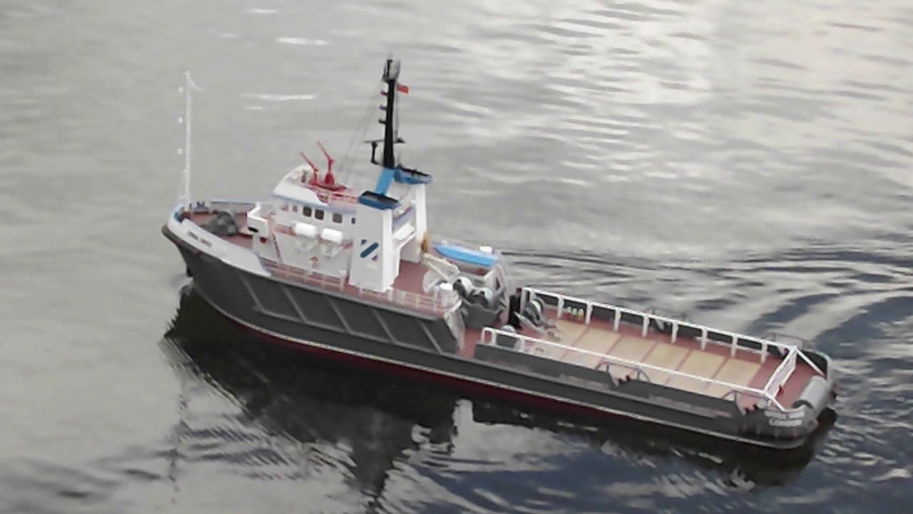 Model slipway's Aziz