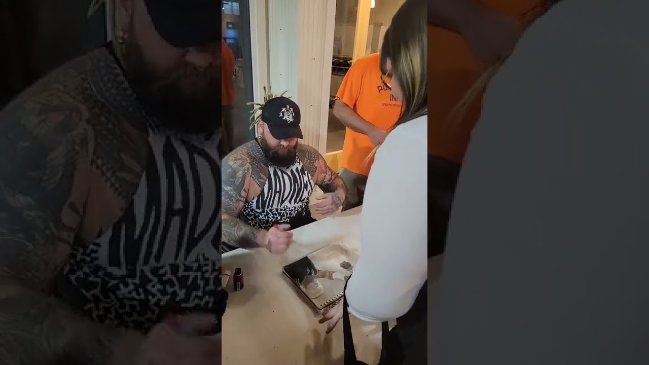 We Met Bray Wyatt and Showed Him Audri's Drawing!