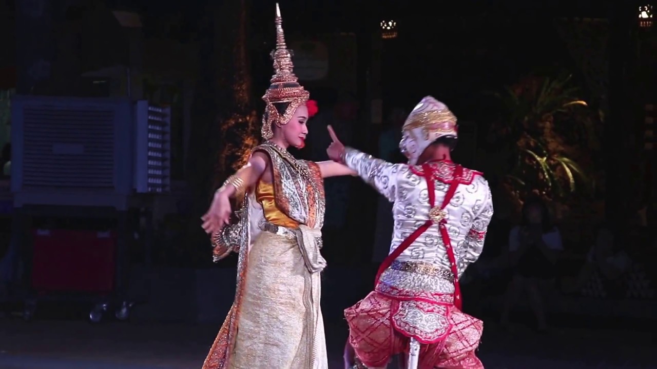 คุ้มขันโตก เชียงใหม่  อาหารและการแสดงพื้นเมือง