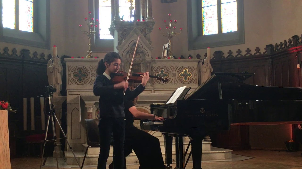 Introduction et Tarentelle (Sarasate) Chloé Roussev-Anastasia Dewynter