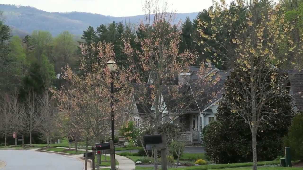 Straus Park Community in Brevard, NC