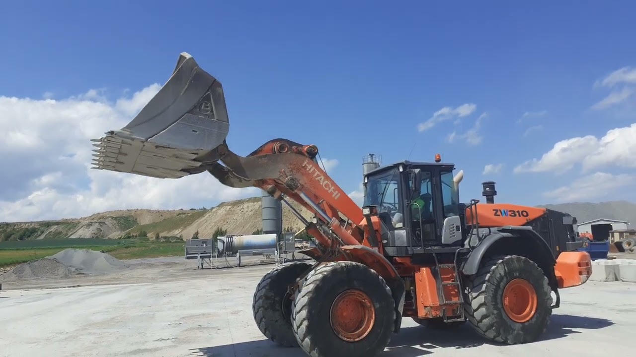 SI Innovation : Hitachi ZW 310-5B rok 2015