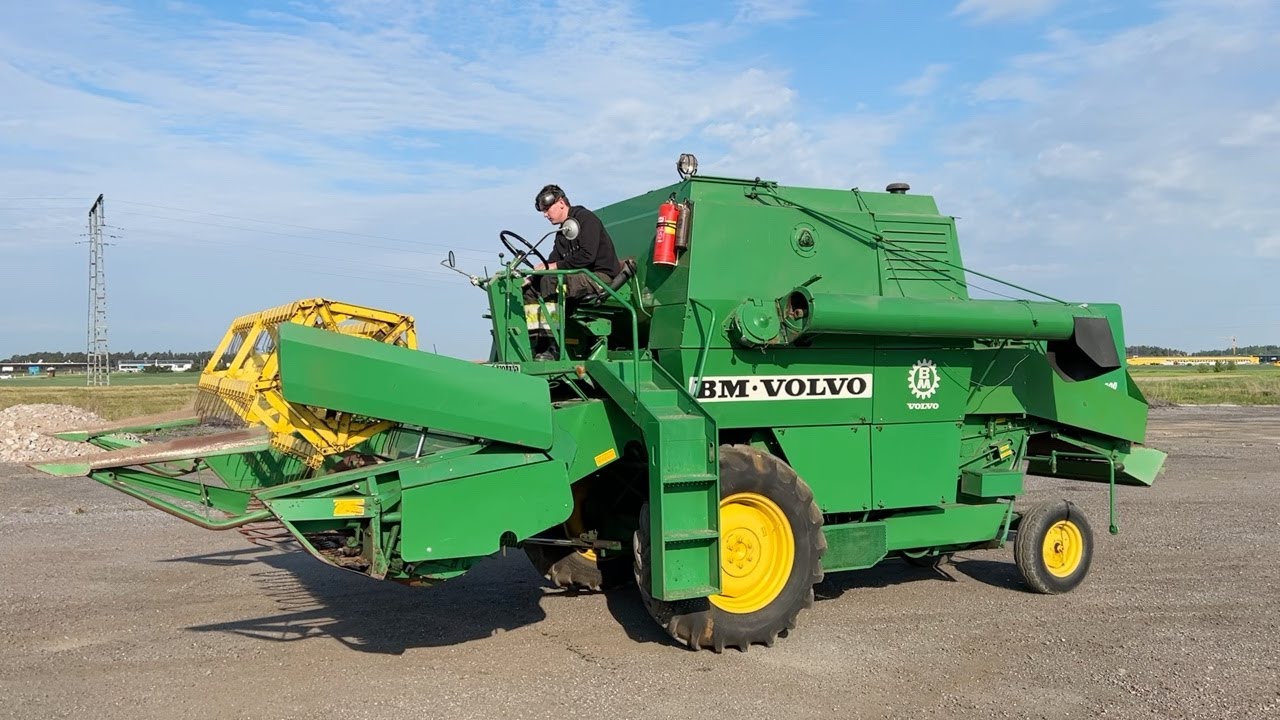 Köp Tröska Volvo BM S 900 på Klaravik