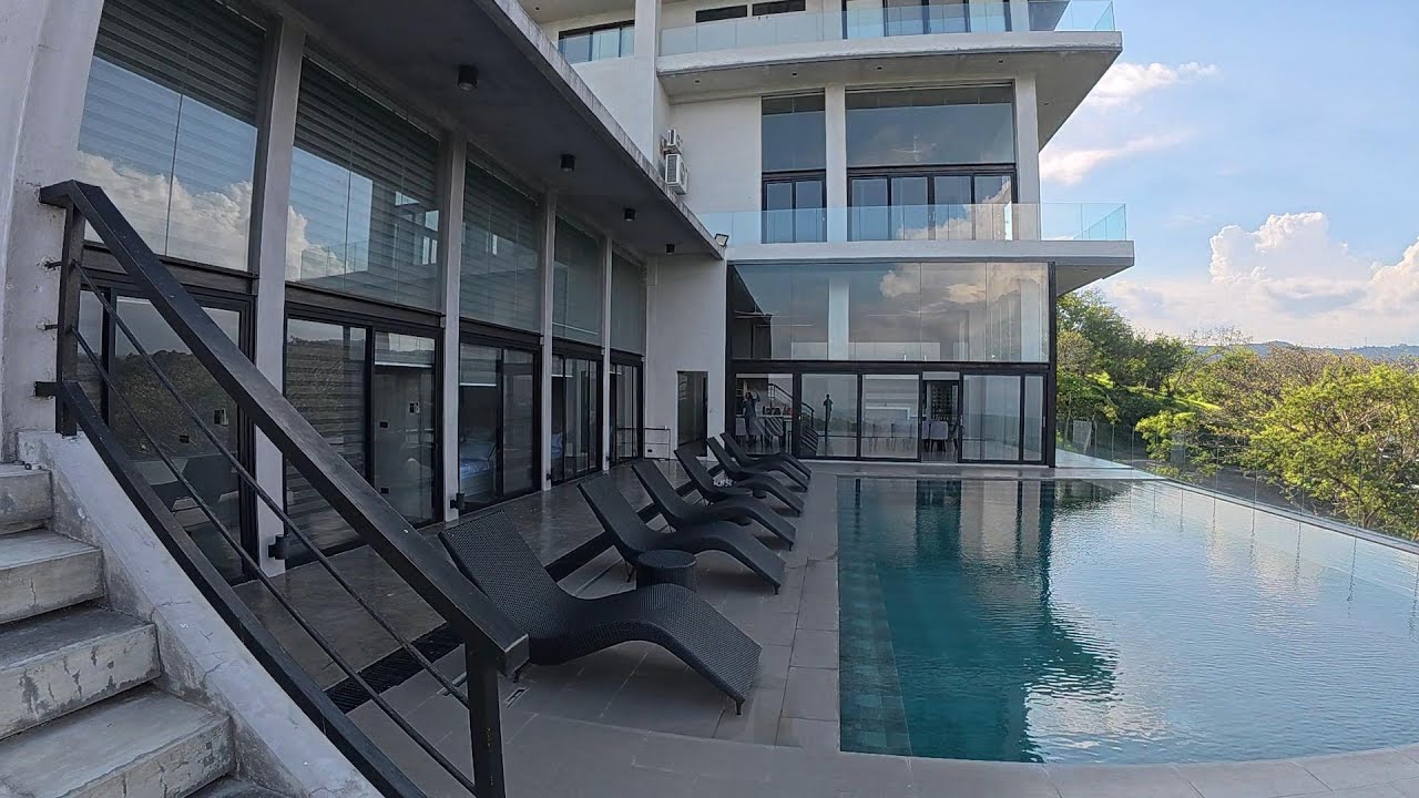 FOR SALE: CANYON WOODS - LAUREL - BATANGAS