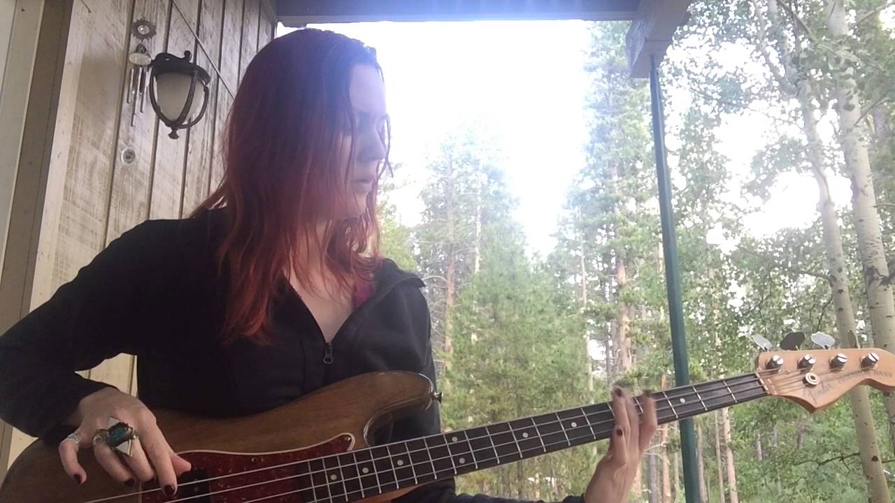 Katy Nielsen Bassist
