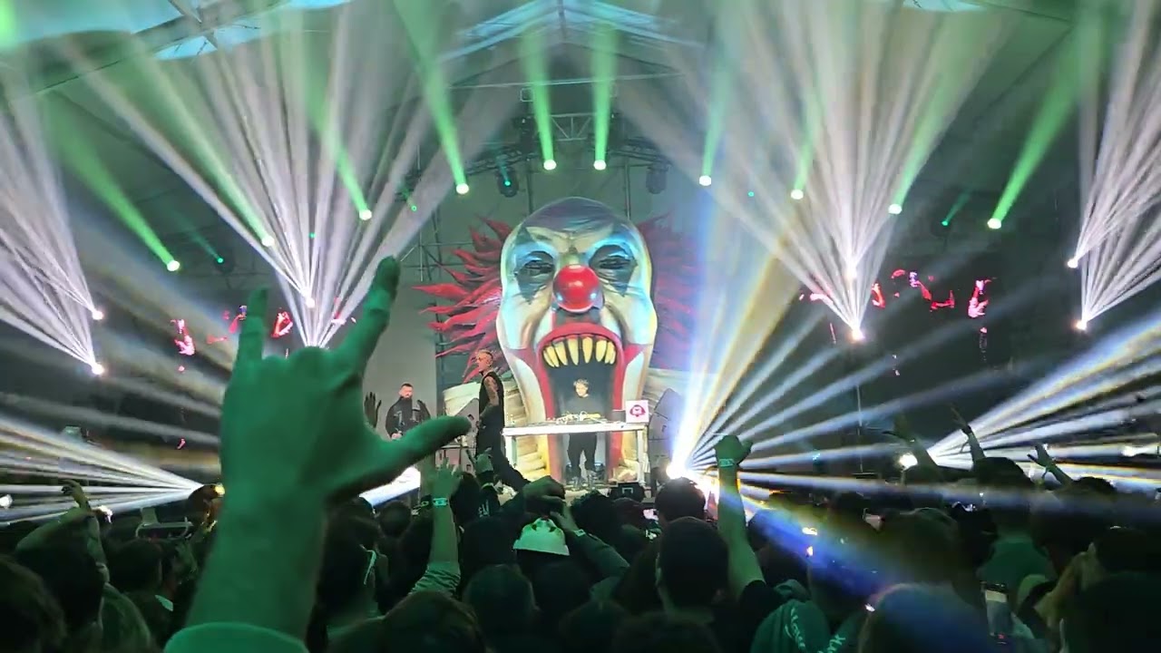 Lazza live monsterland