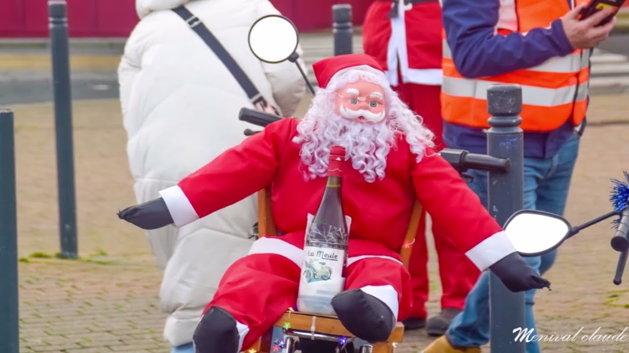 Les Mobs de la bresle en pére noel le matin du 21 12 2025 au tréport vidéo music