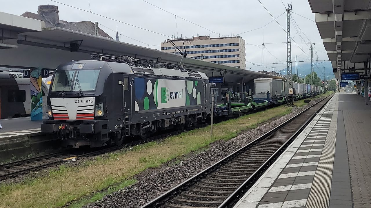 Helrom 193 645 met een trailertrein te Koblenz Hbf