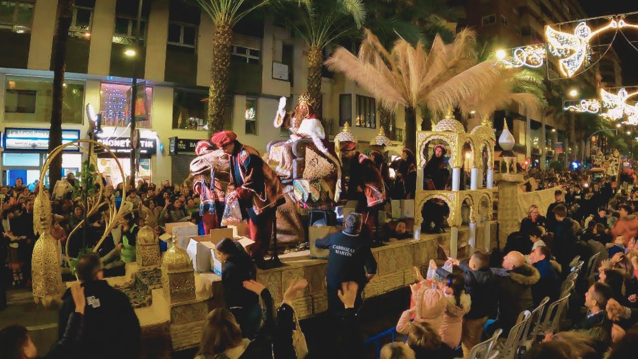 👳‍♂️🎅🏼👳🏽‍♂️Cabalgata De REYES MAGOS ALICANTE 2023 - The Royal Carriage | Three Kings Parade  Spain