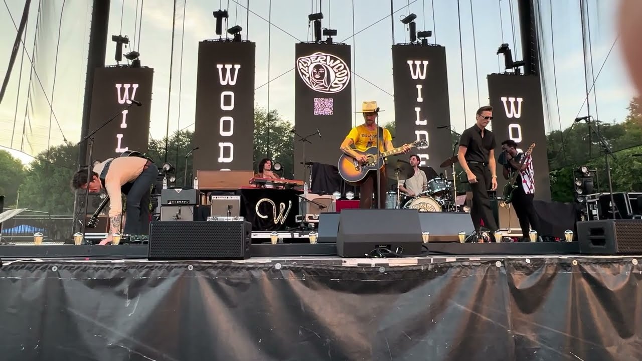Wilder Woods with Brandon Coleman from The Red Clay Strays - Momma Loves Me - Raleigh, NC