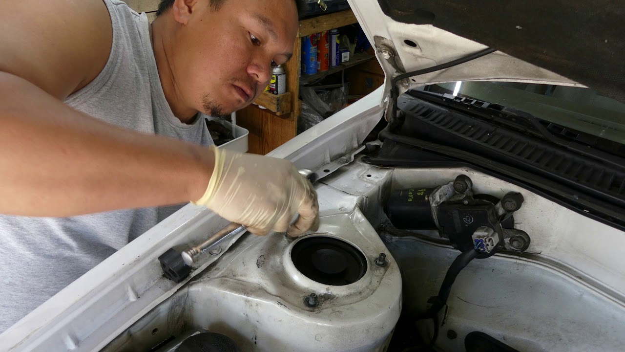 Amazon Strut Compressor (1998 Toyota corolla front strut removal)