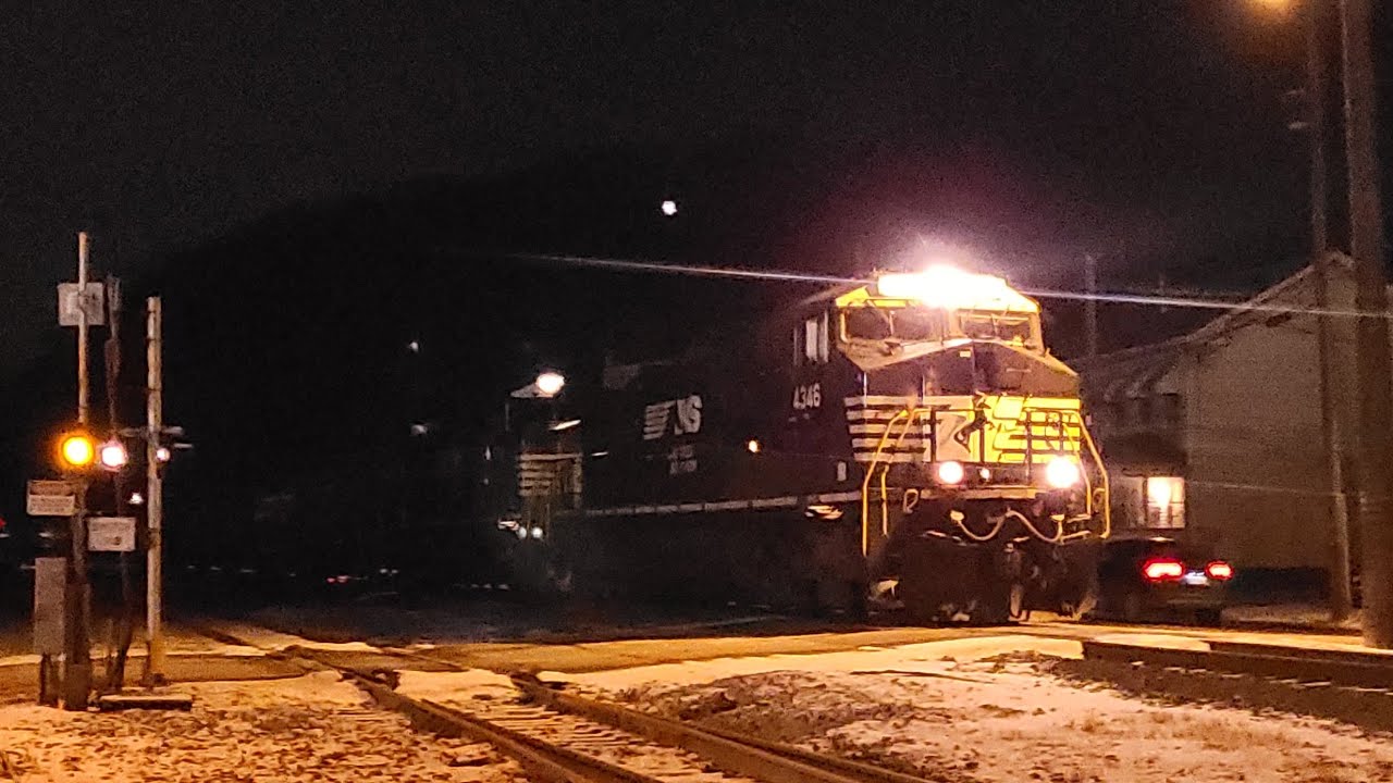 NS 4346 Leads 12G Through Natrona, PA w/ Rock Island Hopper & DODX Flatcars | 1-18-2026