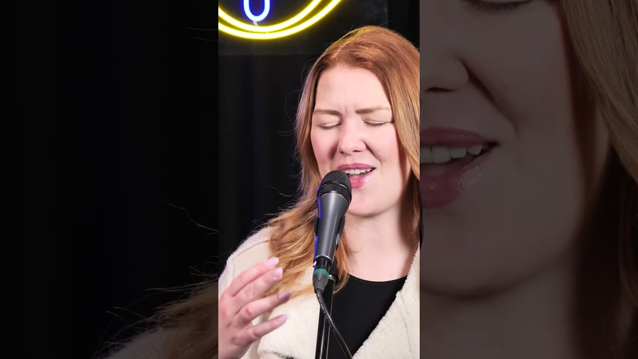 Debbi - You wanted all (live @ Frekvence 1)