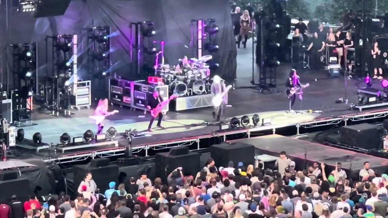 The Smashing Pumpkins - “Cherub Rock” live in Chicago 8/13/24