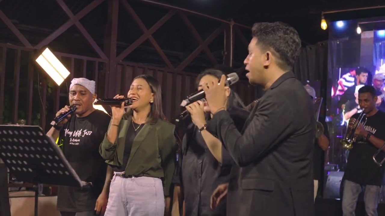Belang Musika Maluku - Mari Badansa (Live Performace) at Caffe Teluk Indah