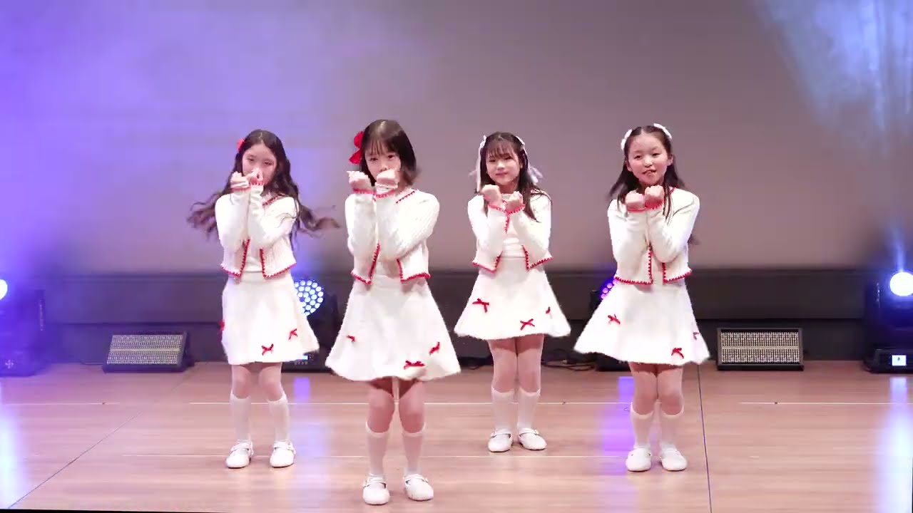 8K 비타민 하얀선물 VITAMIN 클레버 연말 페스티벌 직캠 Fancam 251228