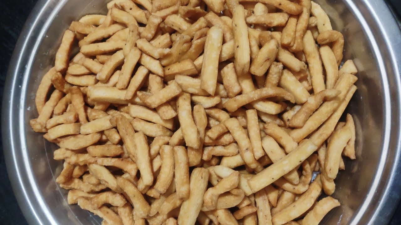 Ekadam crispy mathri suji aur maida se bani Hui 👌👌