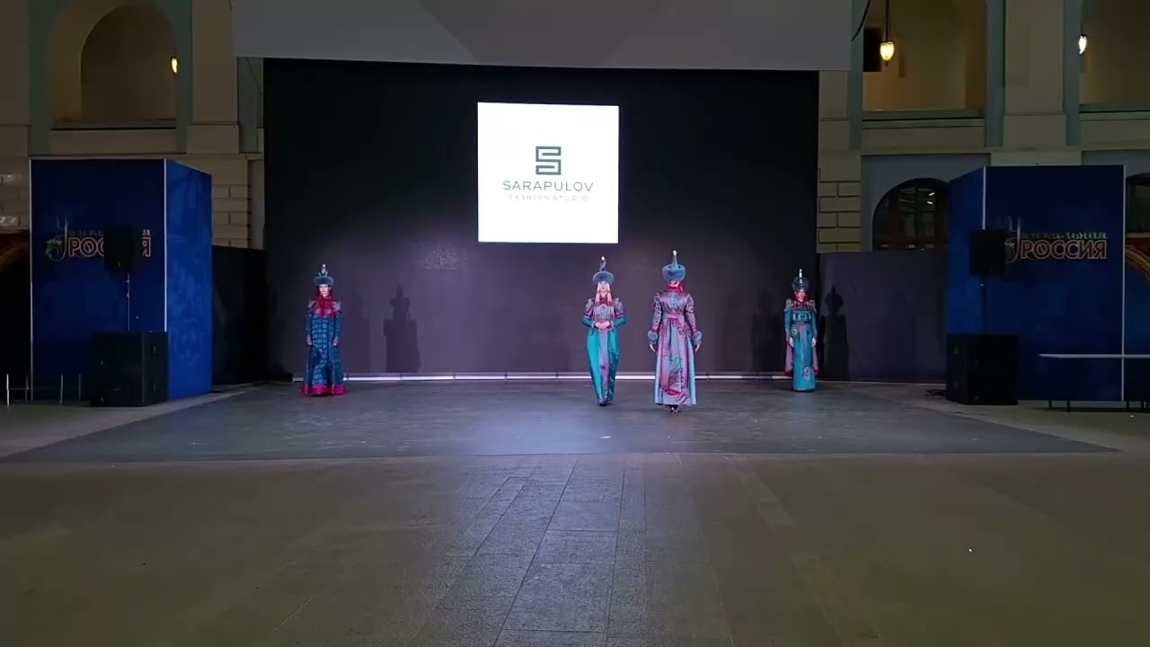 Показ этнической моды «Этноподиум»  Игорь Сарапулов, коллекция «Намин»