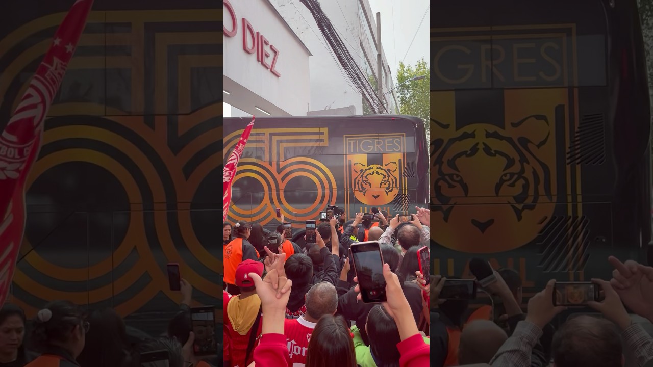 El Autob&uacute;s de Tigres ya llego al Estadio Nemesio D&iacute;ez #LigaMx