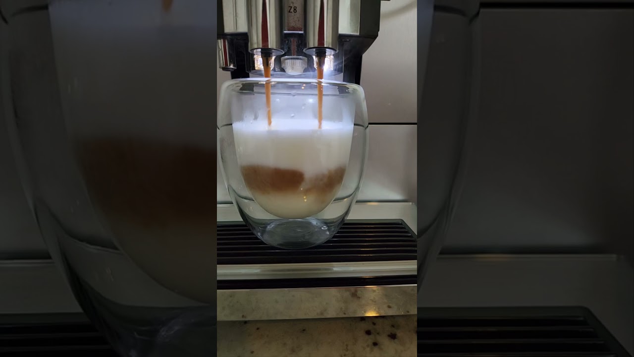 Jura Z8 Latte Macchiato Drink