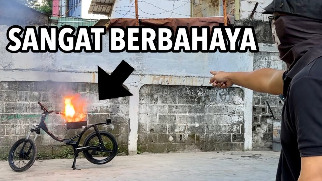 API LITHIUM TIDAK BISA DIPADAMKAN PAKAI APAR BIASA