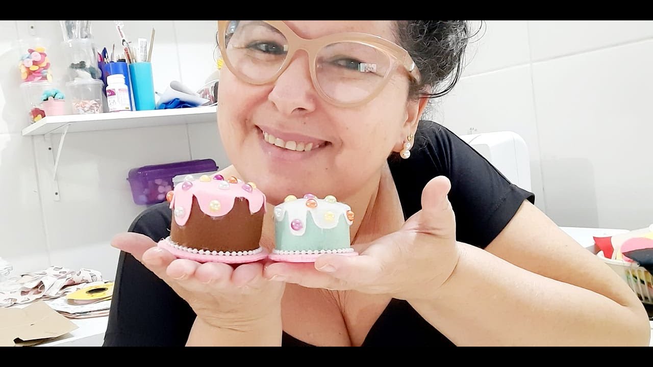 Mini Bolo de feltro Decorado