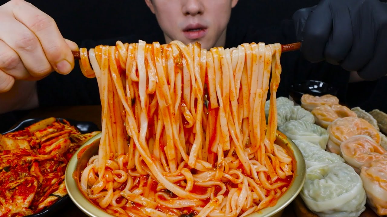 ASMR 얼큰한 장칼국수 & 고기만두 & 김치만두 & 갈비만두 & 겉절이김치 먹방 SPICY NOODLES & DUMPLING & KIMCHI REAL SOUND MUKBANG