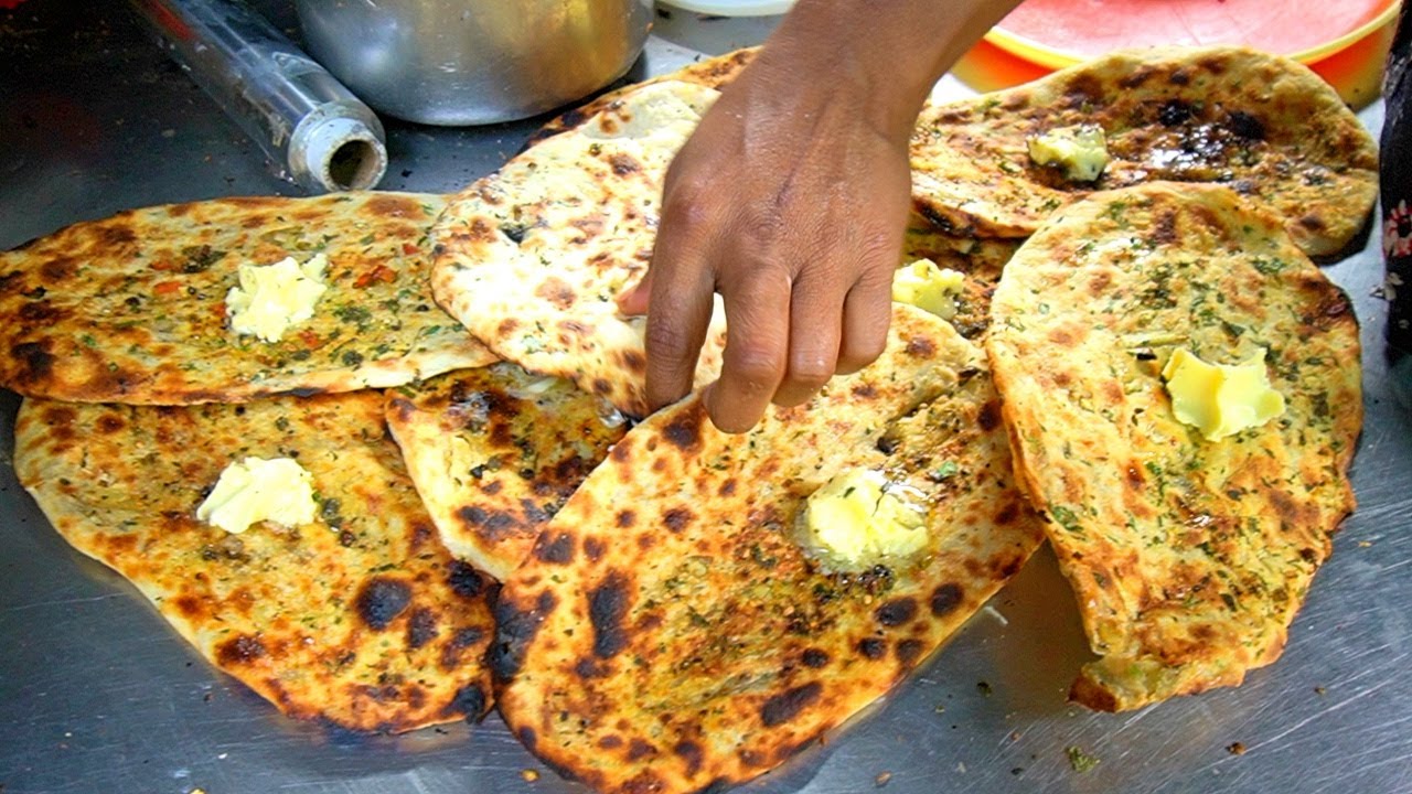 KULCHA KING of PUNJAB - Pakistani Food in India!! BEST Indian Street Food in Amritsar, India