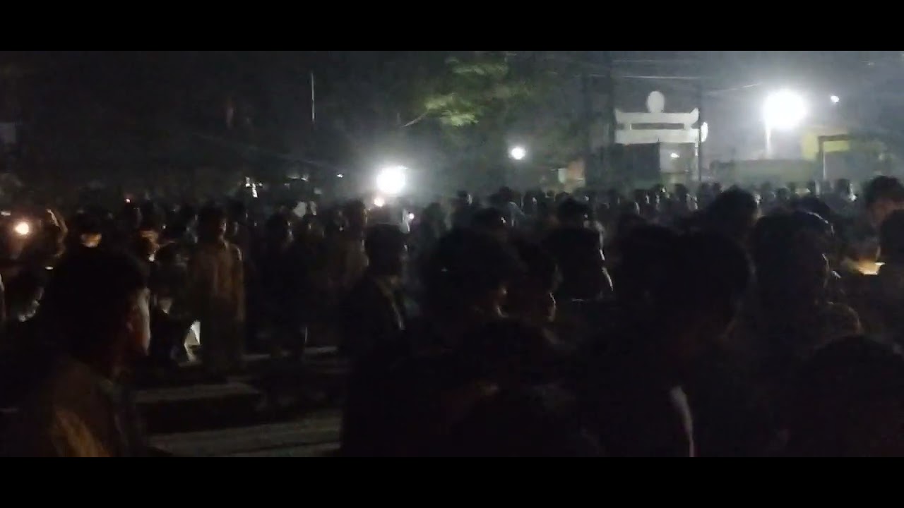 Mor dahni oi toke bor marom lagi jai .fukan boro.