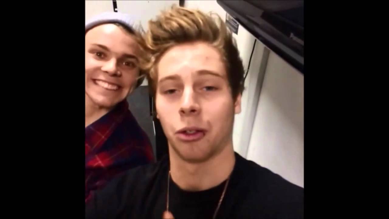 5 Seconds Of Summer answering questions