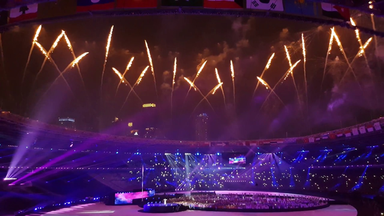 (FANCAM) Isyana Sarasvati - Asia's Who We Are @ closing ceremony Asian Games 2018