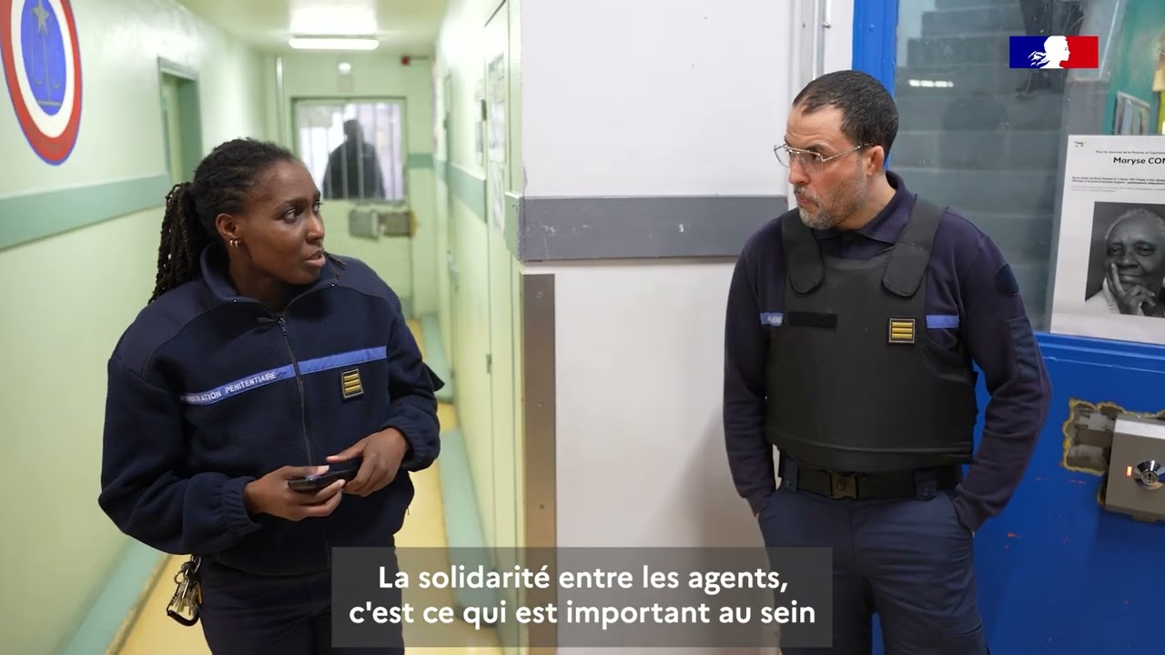 &laquo; Faire &eacute;quipe &raquo; : le quotidien d'une &eacute;quipe pluridisciplinaire au sein d'un centre p&eacute;nitentiaire