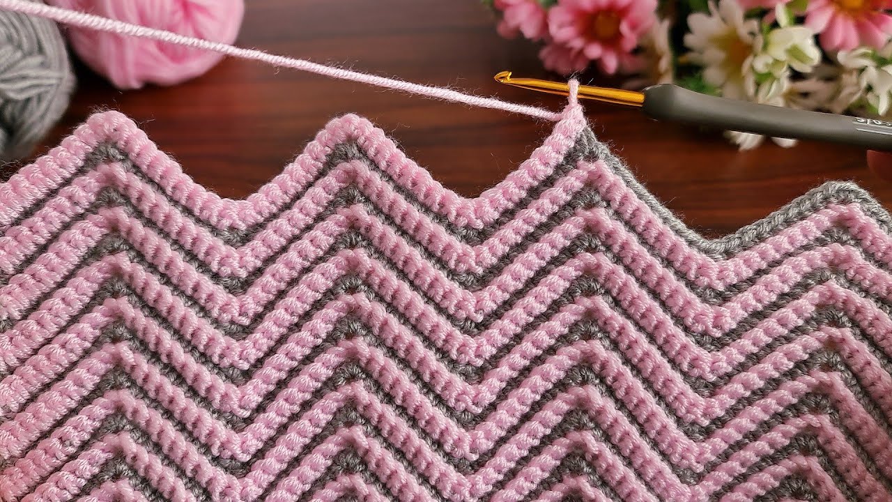 Wow!.. 🥰 I believe the world's easiest gorgeous crochet knit blanket bag model. Şahane tığ işi