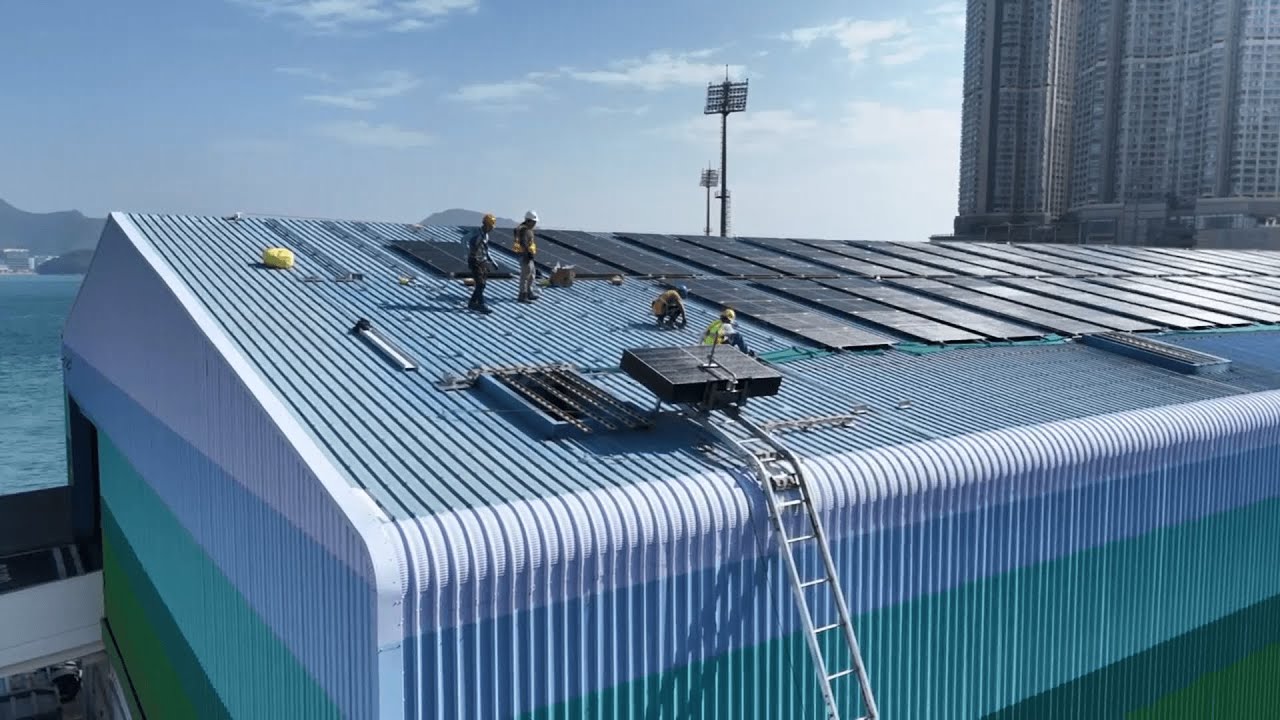 3S  Ladder Hoist Used for PV Installation on a Hong Kong's Factory Roof