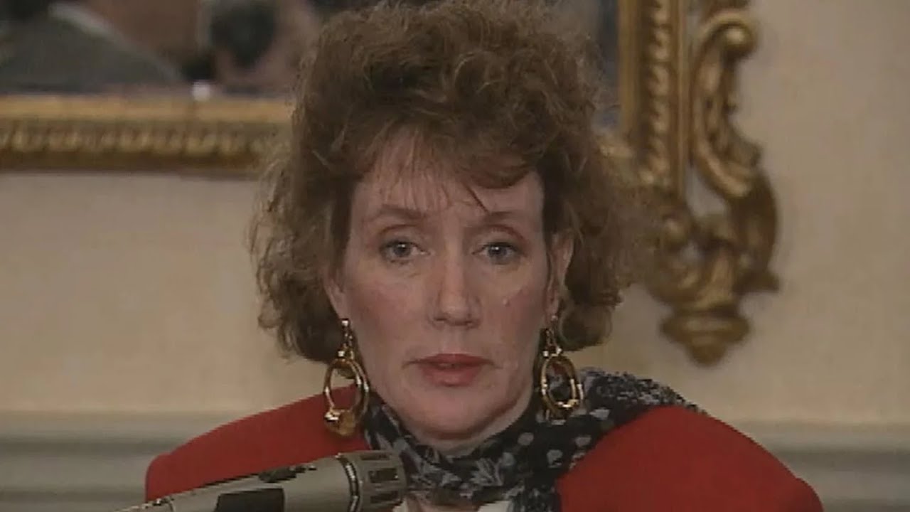 Annie Murphy reacts to Late Late Show Appearance, Ireland 1993
