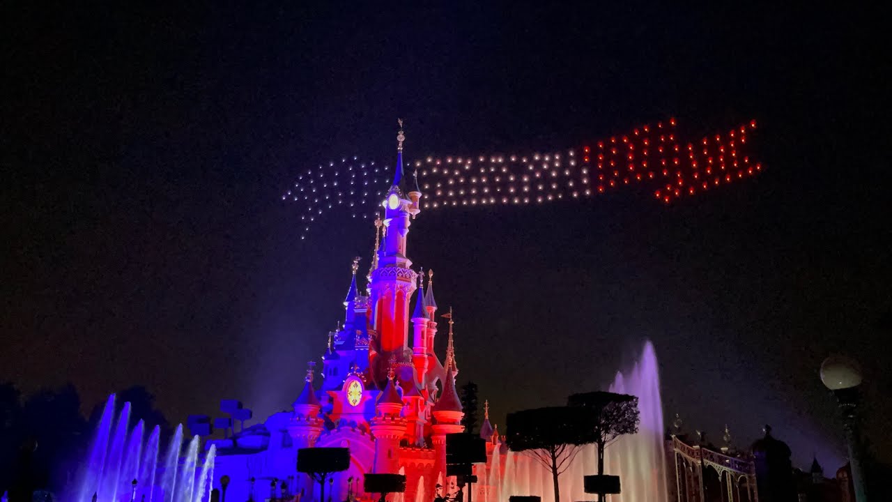 Disneyland Paris Feu d'artifice du 14 Juillet 2022 -- July 14th Fireworks at Disneyland Paris