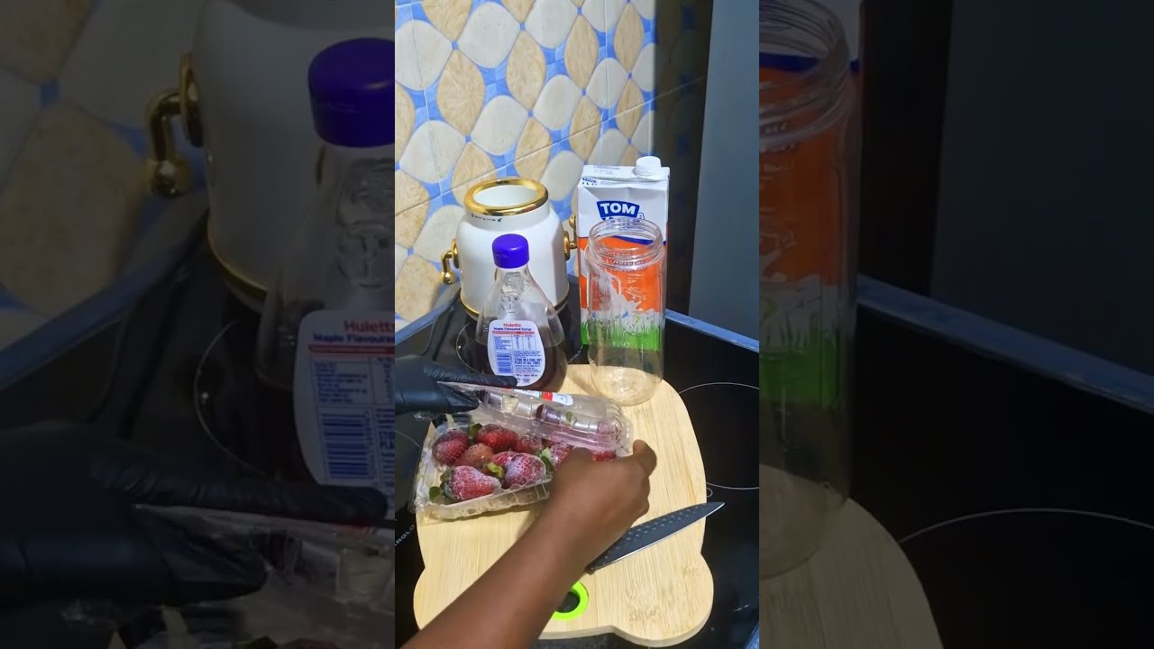 Happy Saturday Guys! Let's make Strawberry Smoothie